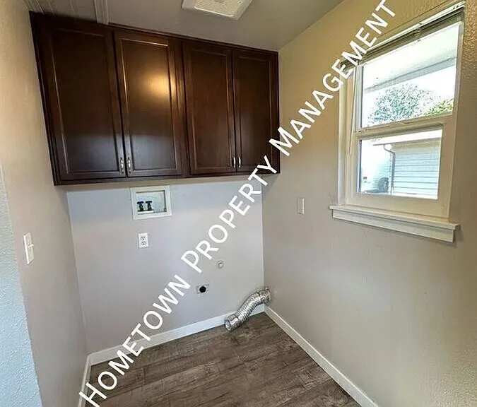 1720 Lake Park Dr SW — Photo 14