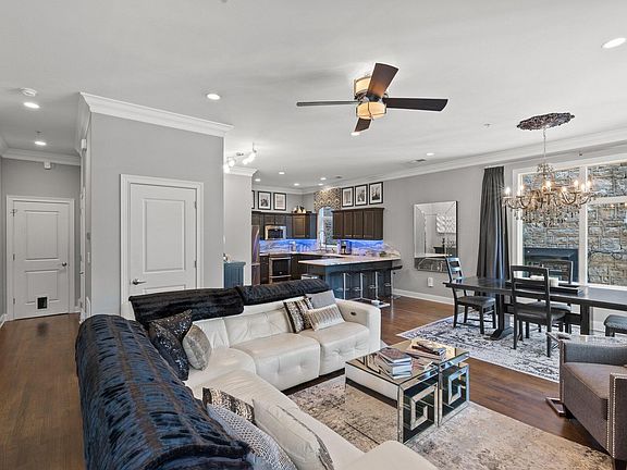 5th image of 510 W Short St #104