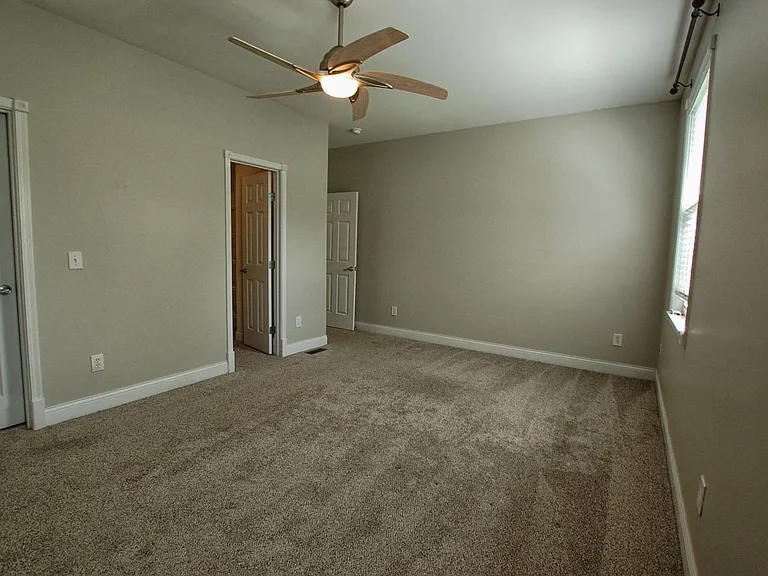 921 Sharkey Ln — Photo 21
