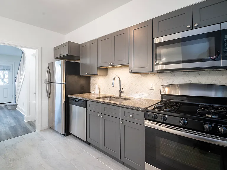 2493 Fairway — Photo 10