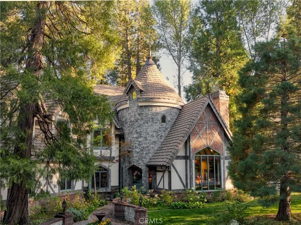 27465 Meadow Bay Dr, Lake Arrowhead, CA 92352