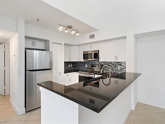 4th image of 1210 Wildwood Lakes BLVD #306