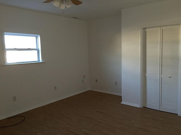 5th image of 704 Chestnut St