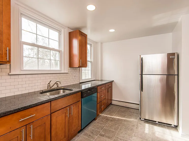 1478 Braddock Ln — Photo 2