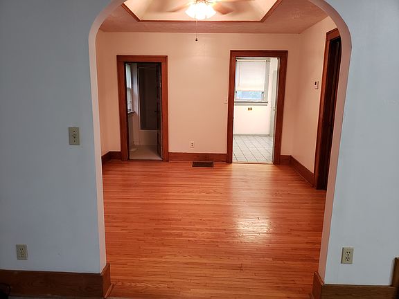3rd image of 6619 Aylesworth Ave