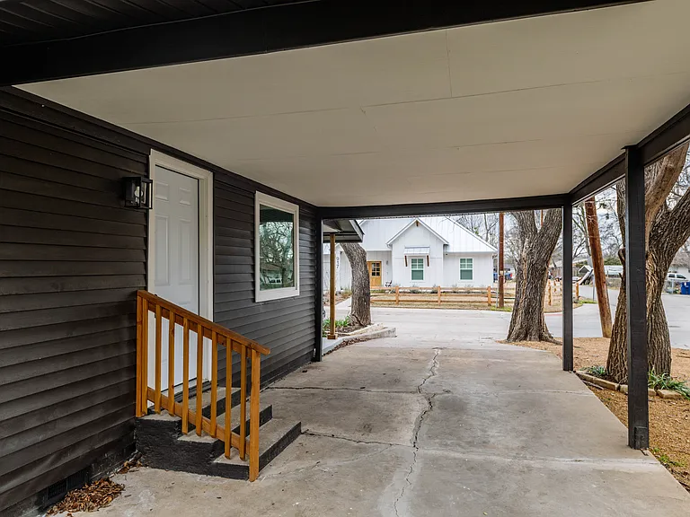 914 E Standifer St — Photo 29