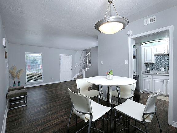 4th image of 180 Saint Donovan St #167