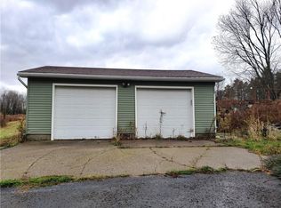 8795 Hahn Rd, Fredonia, NY 14063