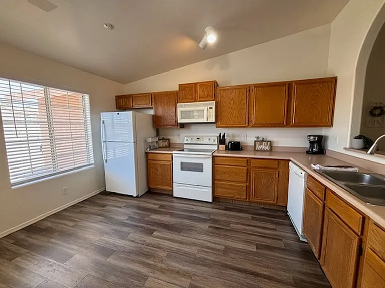 3230 Fan Palm Dr — Photo 2