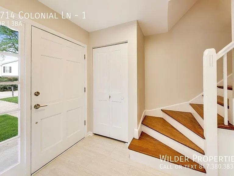 1714 Colonial Ln #1 — Photo 3