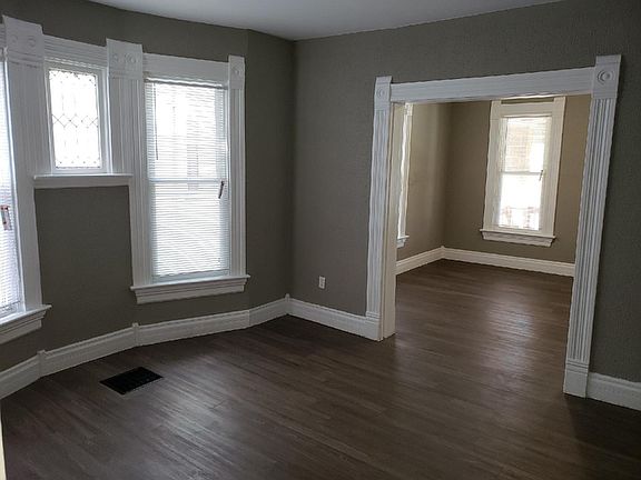 3rd image of 807 15th St