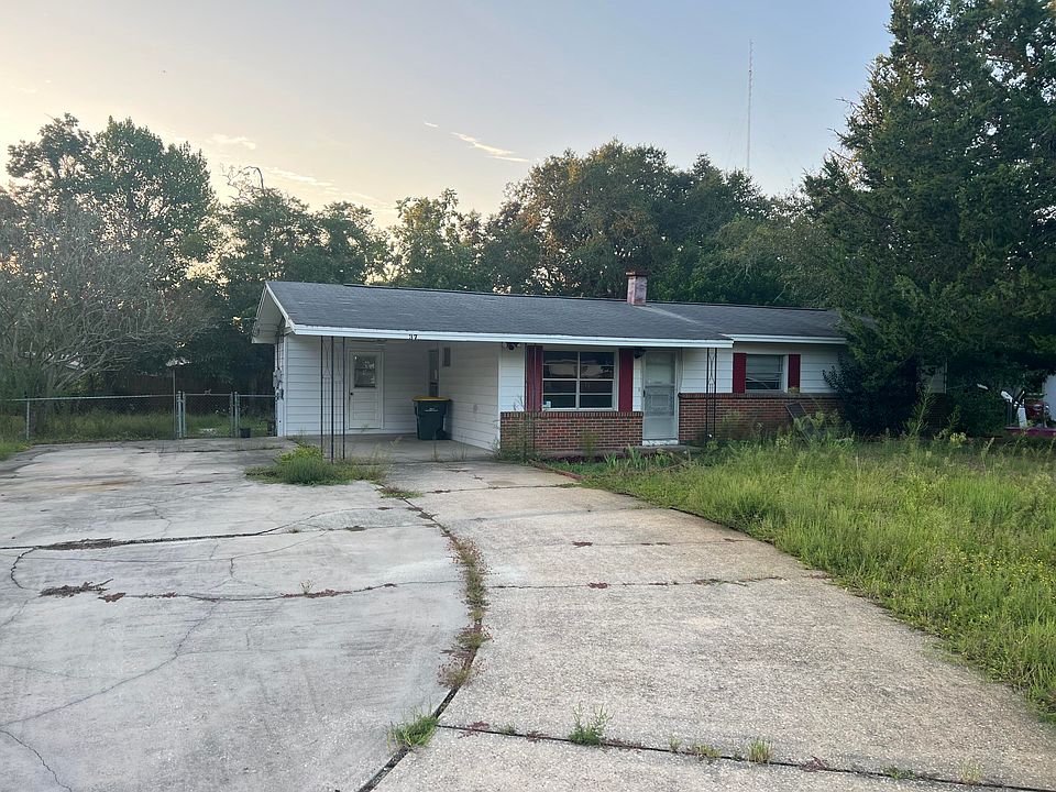 2nd image of 37 Hemlock Dr