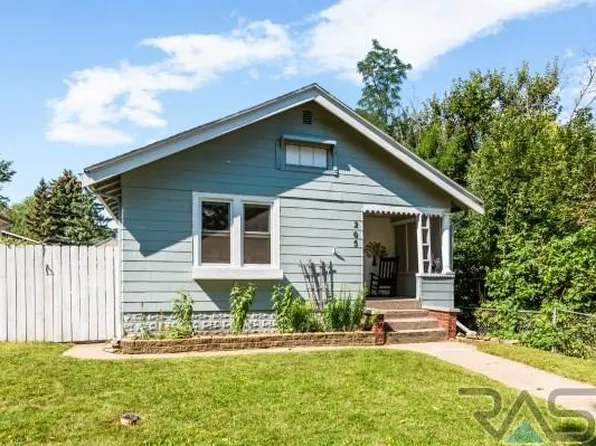 205 S Hawthorne Ave, Sioux Falls, SD 57104