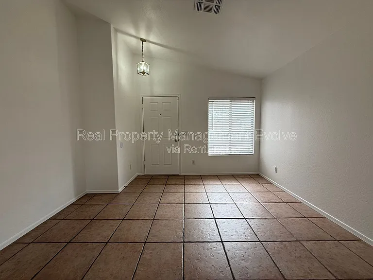 11915 W Rosewood Dr — Photo 5
