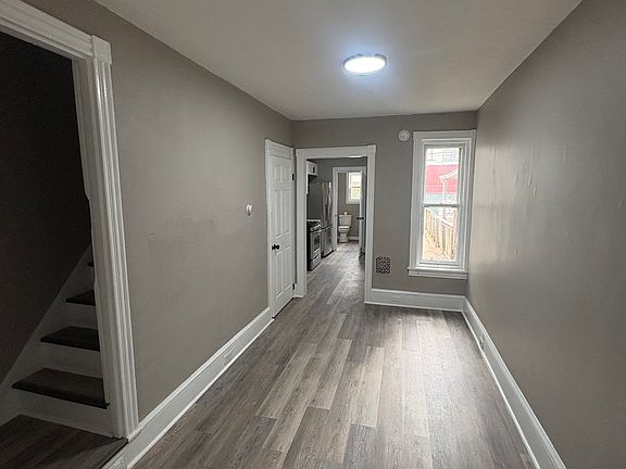 3rd image of 1031 Church St