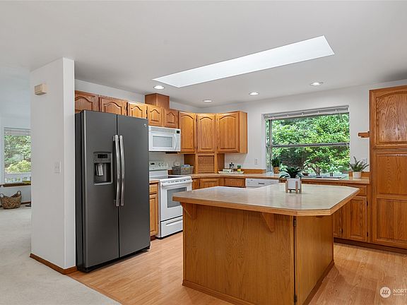 4th image of 8955 Bedrock Place SE