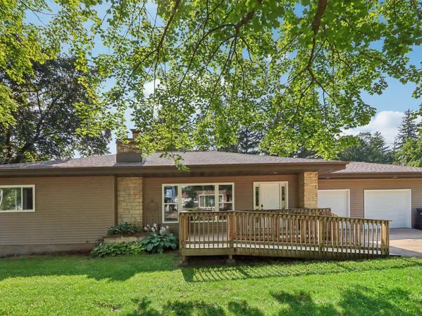 210 Center Avenue, Mount Horeb, WI 53572