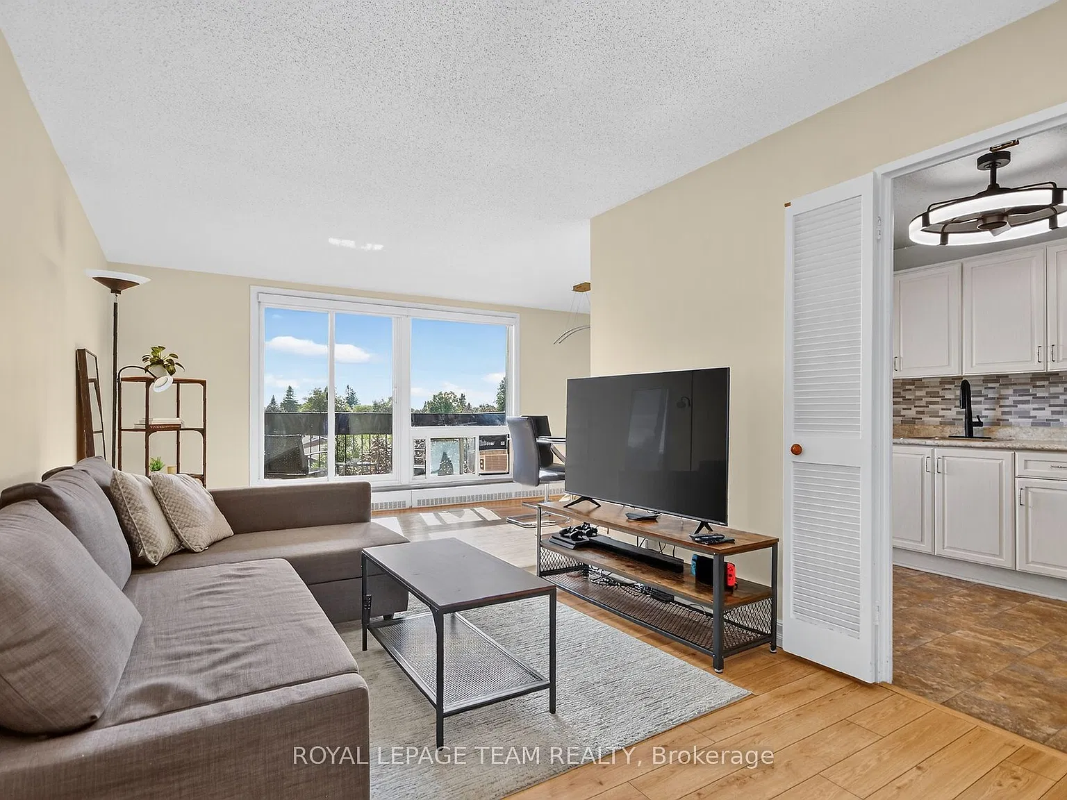 2 bed, $2,300 — Photo 3