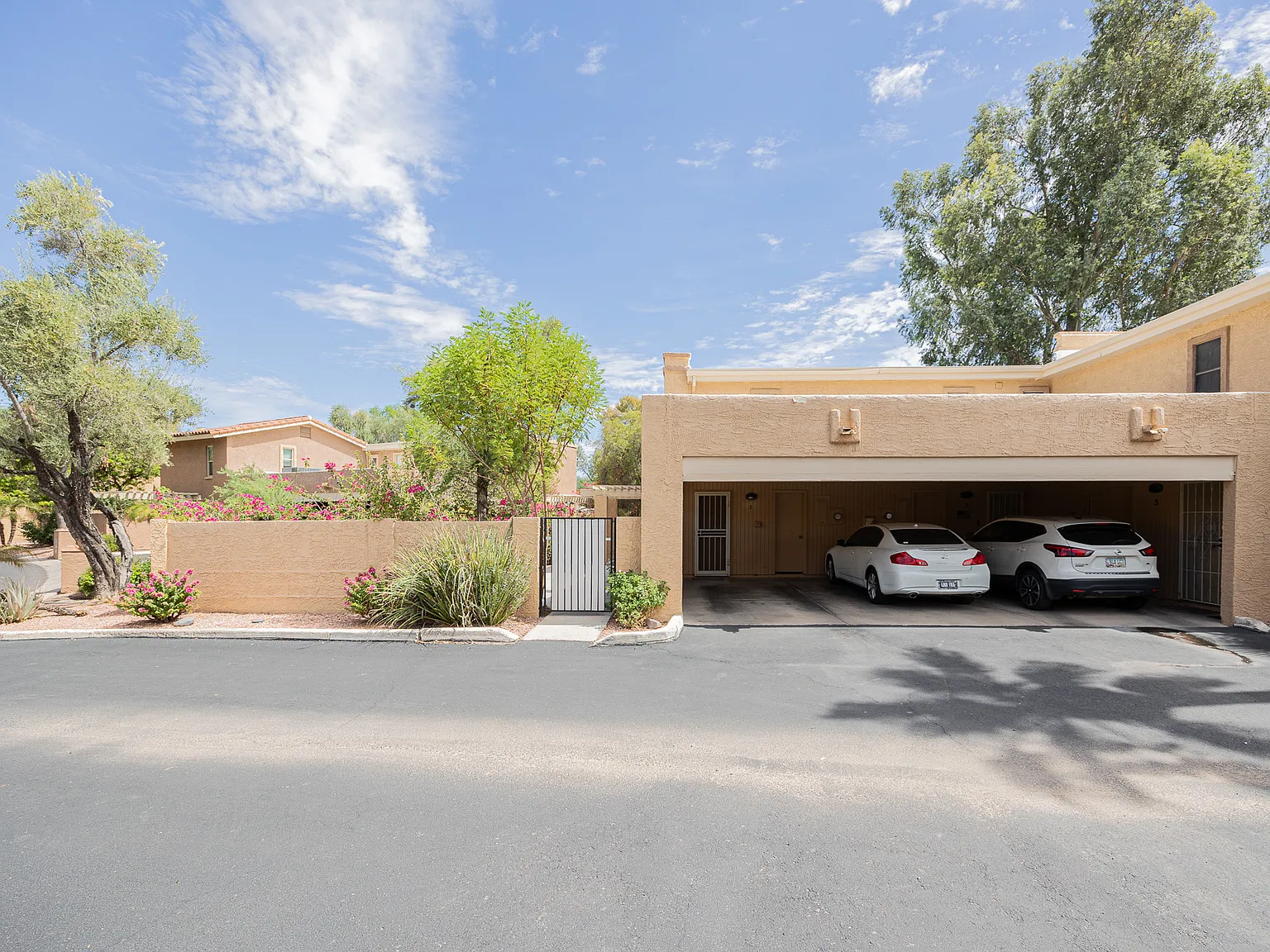 10407 N 10th Place Unit 1, Phoenix Az — Photo 2