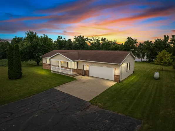 14111 Lime Lake Rd, Hudson, MI 49247