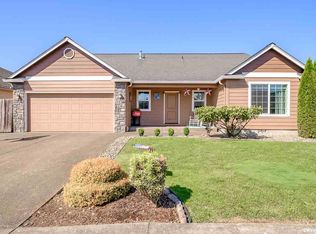 182 N 9th St, Jefferson, OR 97352