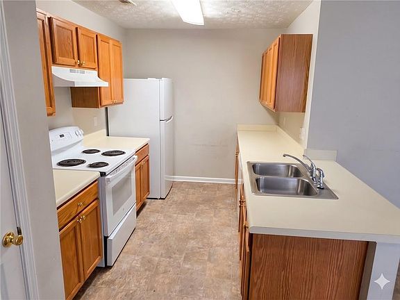 5th image of 5737 Strathmoor Manor Cir