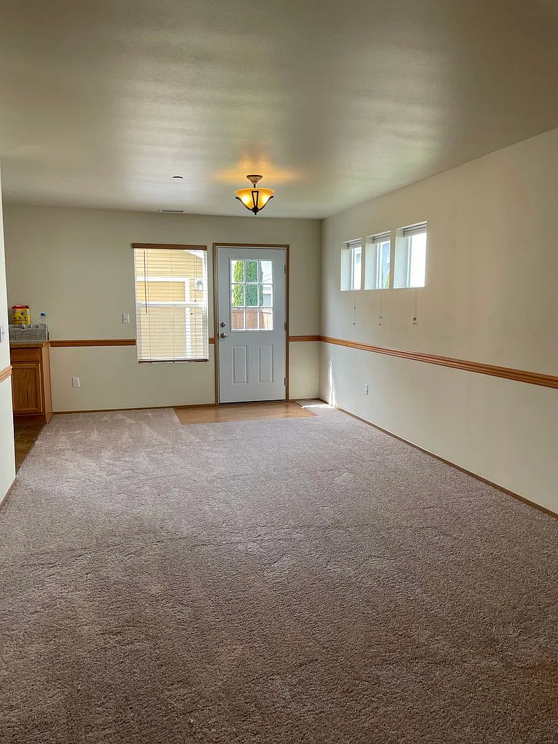 Lovely 2/2.5 DuPont home — Photo 2