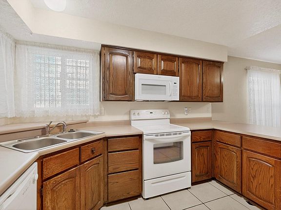 5th image of 10235 Gutierrez Rd NE