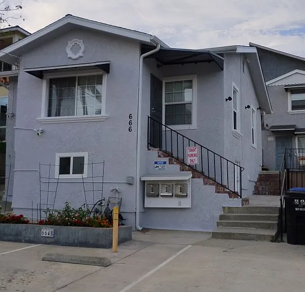 666 W 3rd St #HOUSE — Photo 1