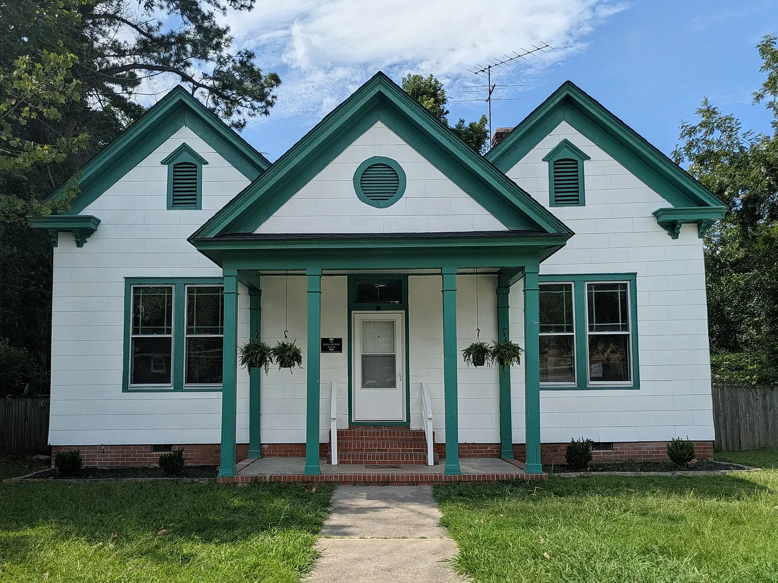 3 bed, 1758 sqft, $1,475 — Photo 1