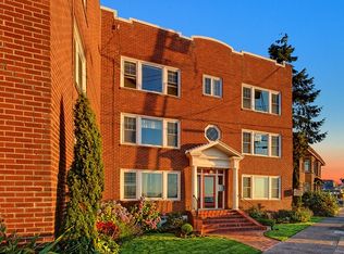 2452 Alki Ave SW APT 201, Seattle, WA 98116