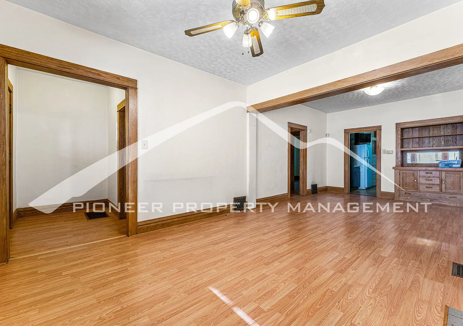 Single Family Home with 2 Car Garage and Central Air! — Photo 4