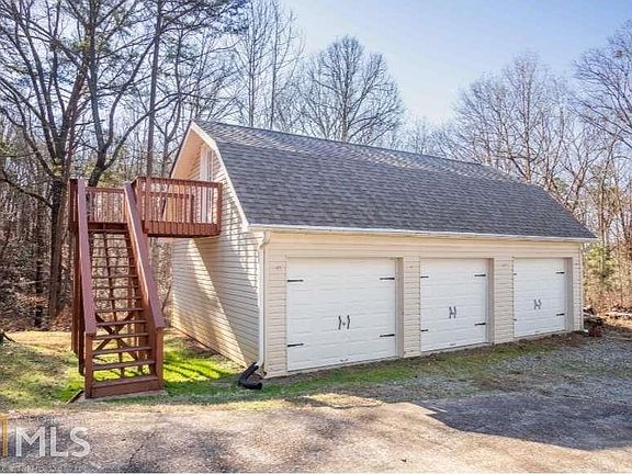 3rd image of 137 Branchwood Dr