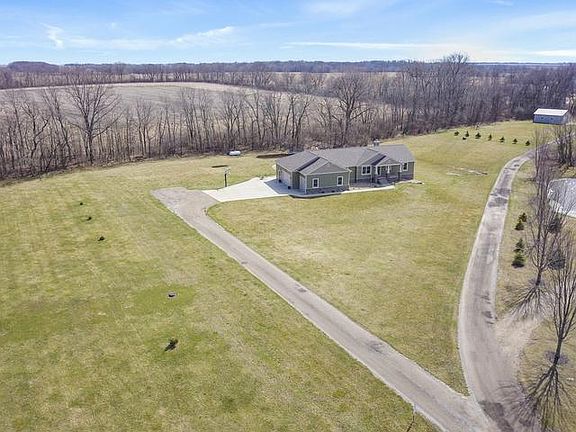 3rd image of 980 Clay Hill Dr