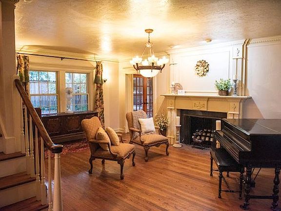 4th image of 109 Elmwood Ave