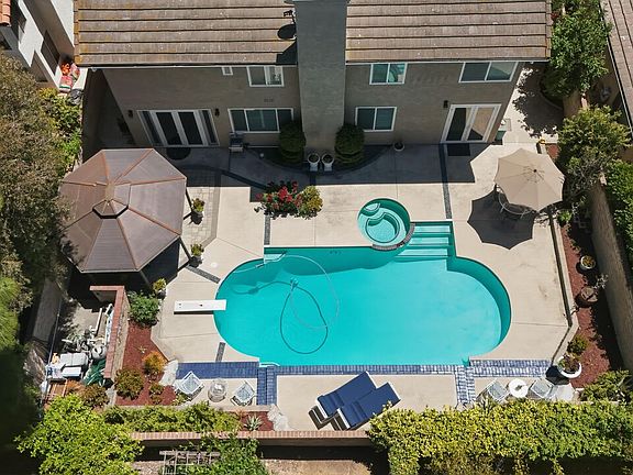 3rd image of 29061 Saddlebrook Dr
