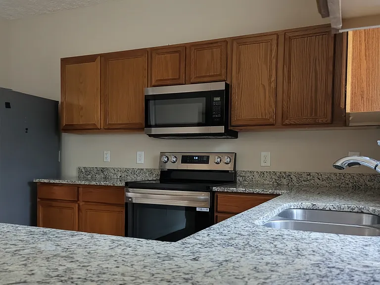 1806 Raj Dr — Photo 11