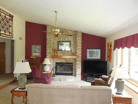 3rd image of W235N7076 Prairie Ln