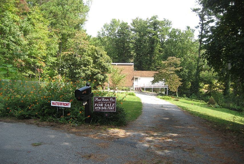 Lake Lanier W/Boat Dock