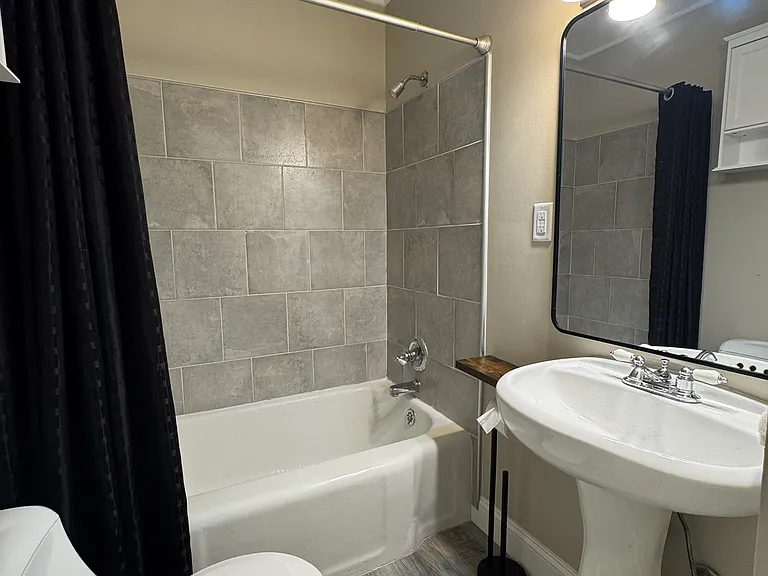 934 SW Anderson Ter — Photo 16