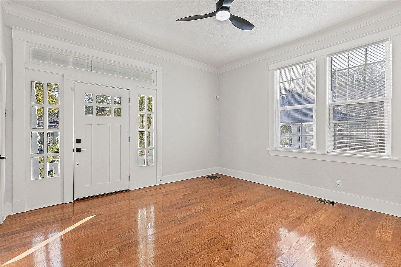4 bed, 2.5 bath, $2,195 — Photo 4