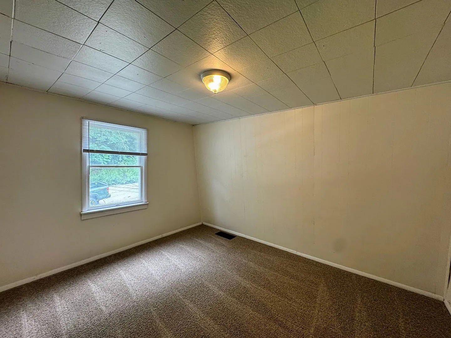 Updated 2/3 Bedroom Home in Pitcairn! — Photo 2