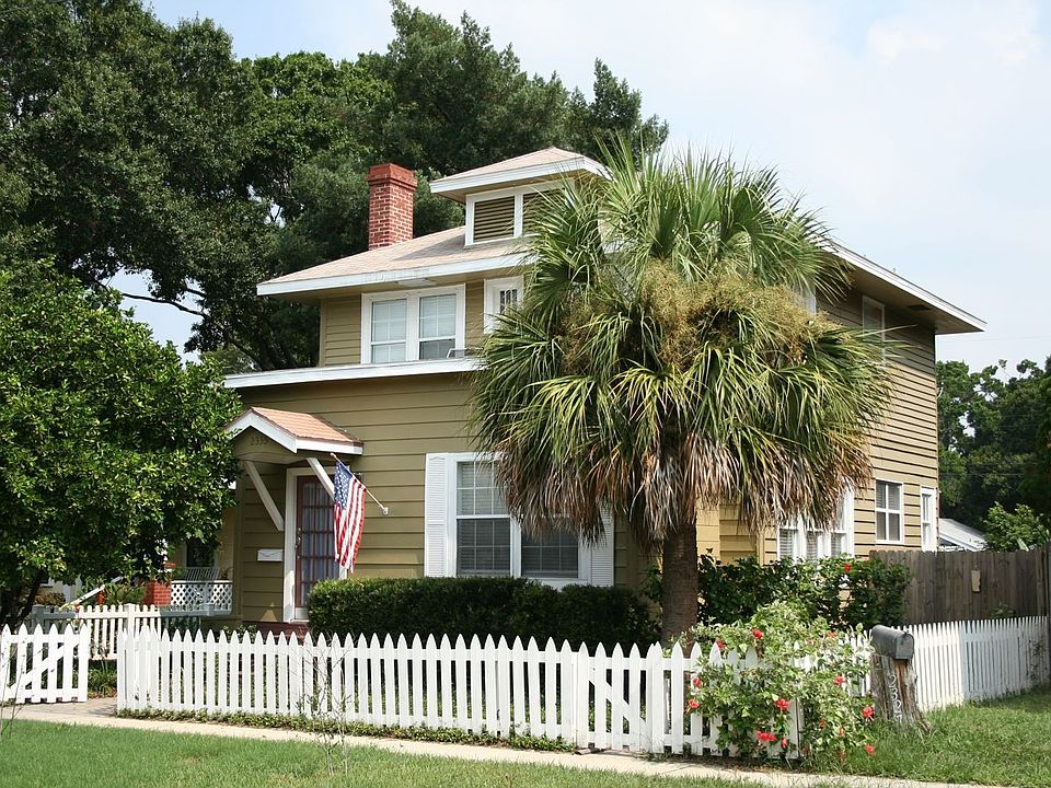 2335 4th Ave N - Front View