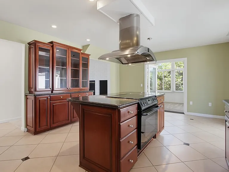 2039 Lemon Ave — Photo 11