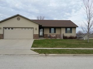 1549 Edgewood Dr, Carroll, IA 51401