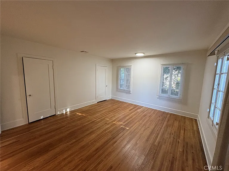894 S Los Robles Ave — Photo 16