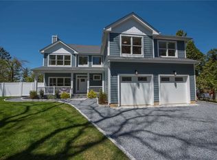 22 Norfolk Dr, Northport, NY 11768