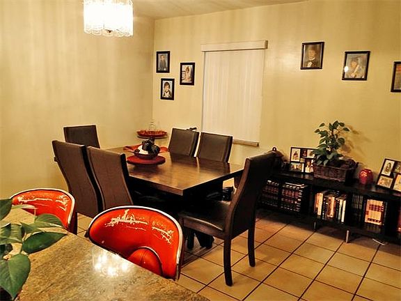NICE DINING ROOM; NOTICE THE