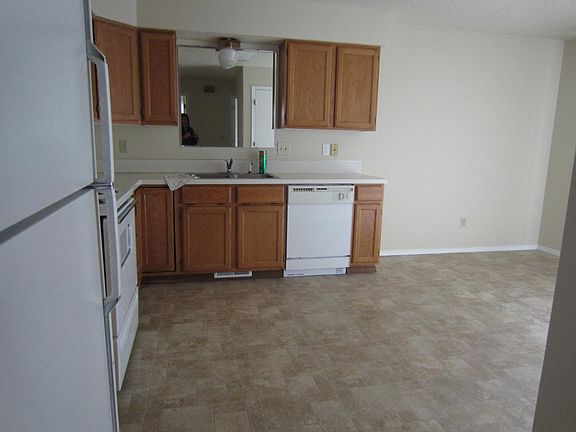 4th image of 65 N Canyon St APT 2