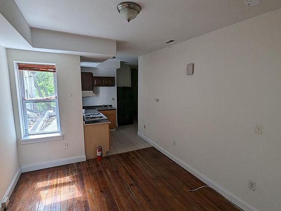 5th image of 4716 Woodland Ave #2F